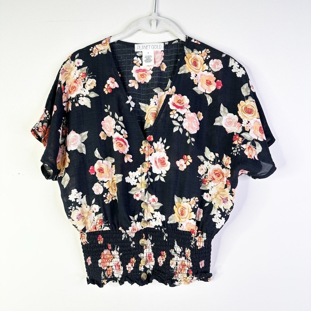 Planet Gold Top Women S Black Floral Rose Smocked Flutter Slv Vneck Cropped NWOT